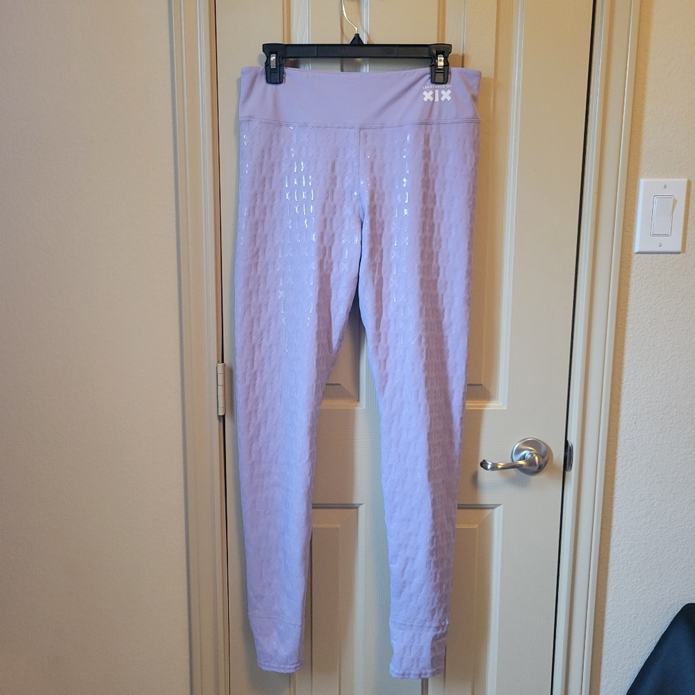 CXIX Gecko Grip™ Leggings: Lilac